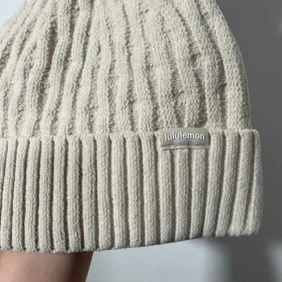 Lululemon Cable Knit Pom Beanie in Cream One Size Cozy Cabin  display picture 2